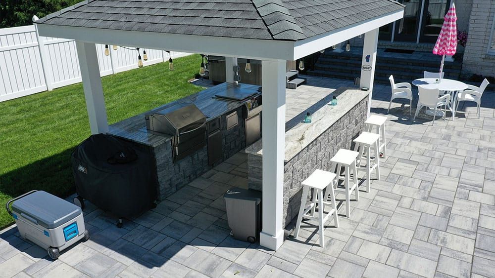 Covered Outdoor Bar and Grill