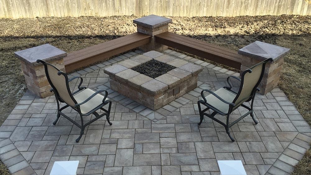 Fire pit with pavers