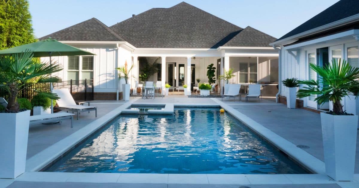 fiberglass pool vs concrete pool