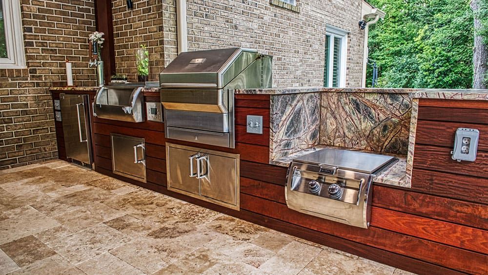 Outdoor Kitchen and Grill