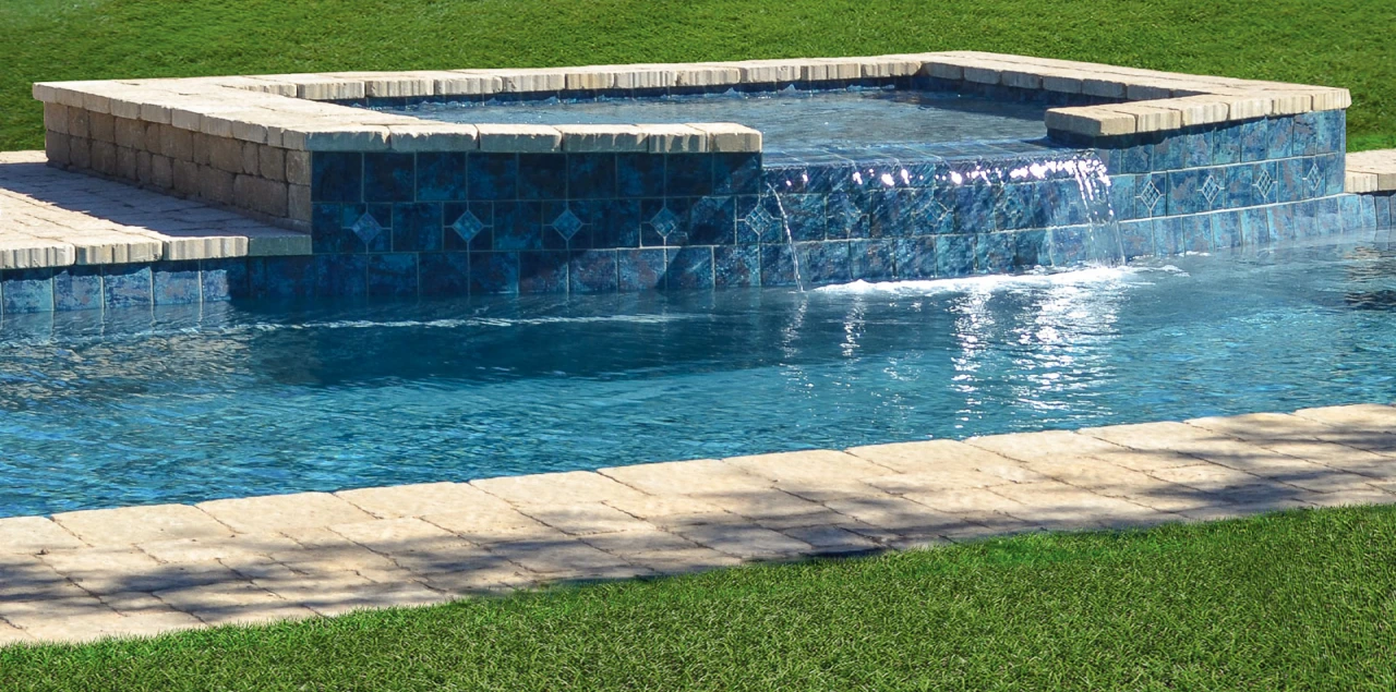 Pearl Tanning Ledge
