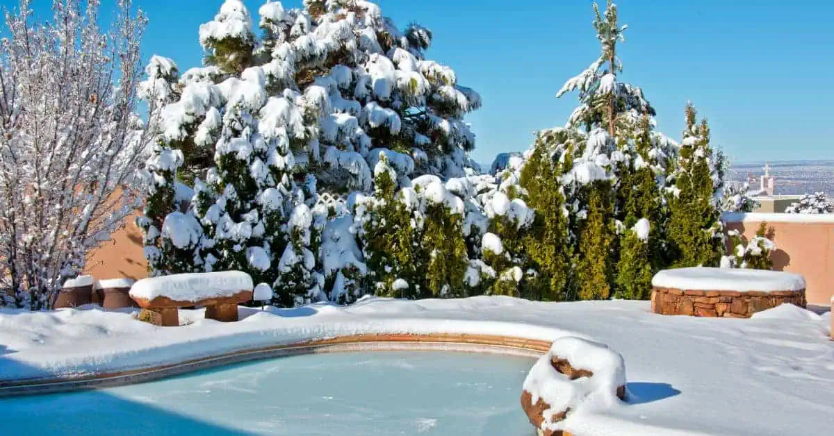 - Solid Structures Winter Swimming Pool