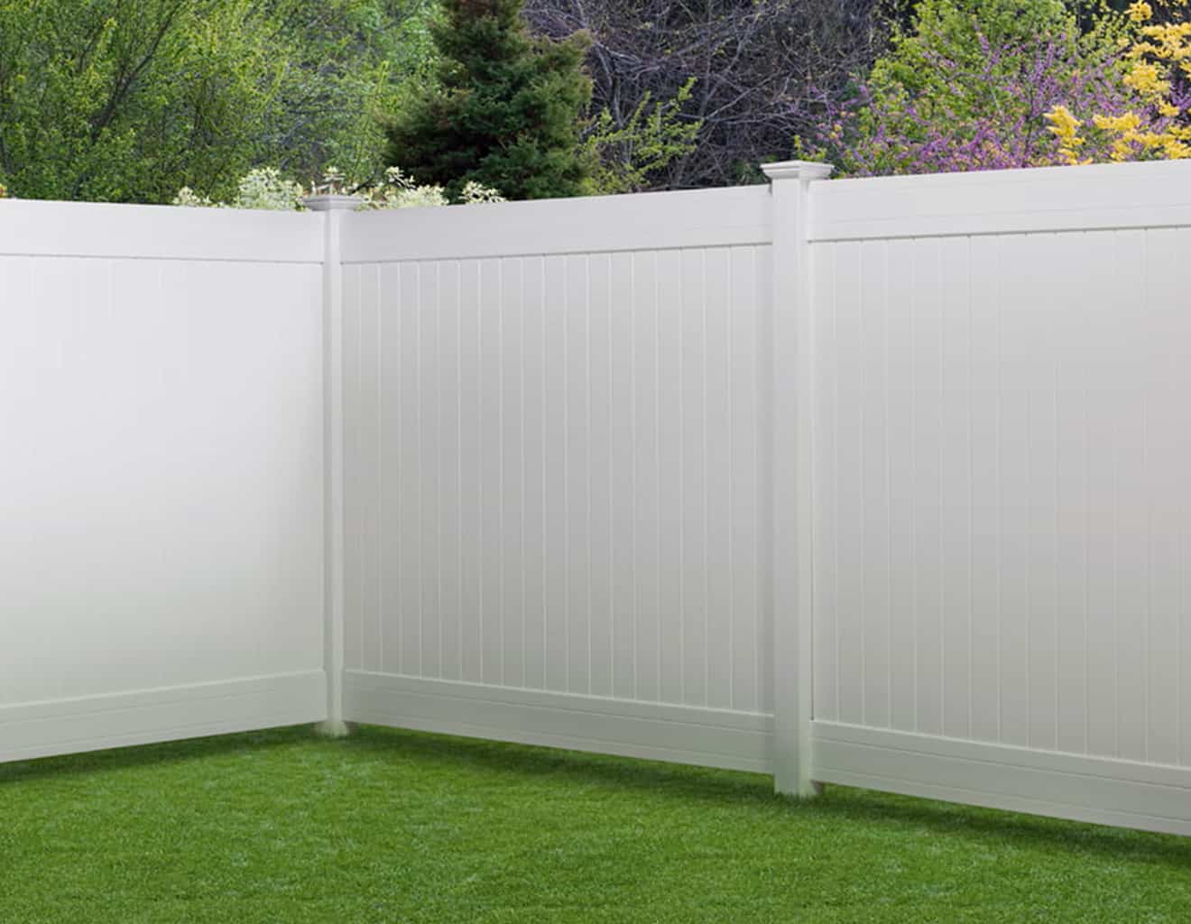 Completed White Viny Fence by Solid Structures