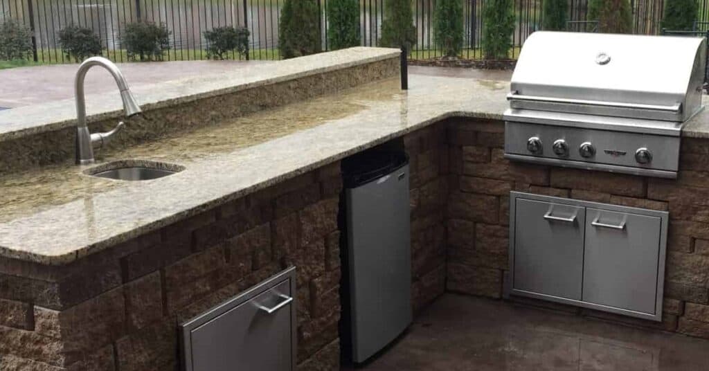 Outdoor Kitchen Top Features to Consider